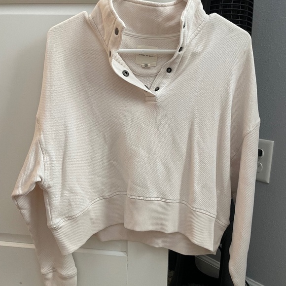 Extra Small Cream Collared American Eagle Top - Picture 1 of 3
